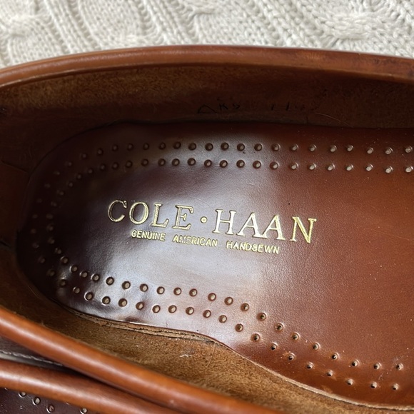 Men’s Cole Haan loafers. Sz 11D. Leather. Fringe buckle. Handsewn Good condition - Picture 2 of 10